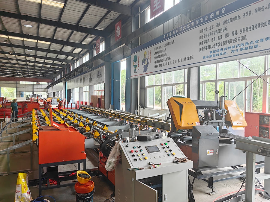 數(shù)控鋸切套絲打磨生產(chǎn)線(xiàn)1